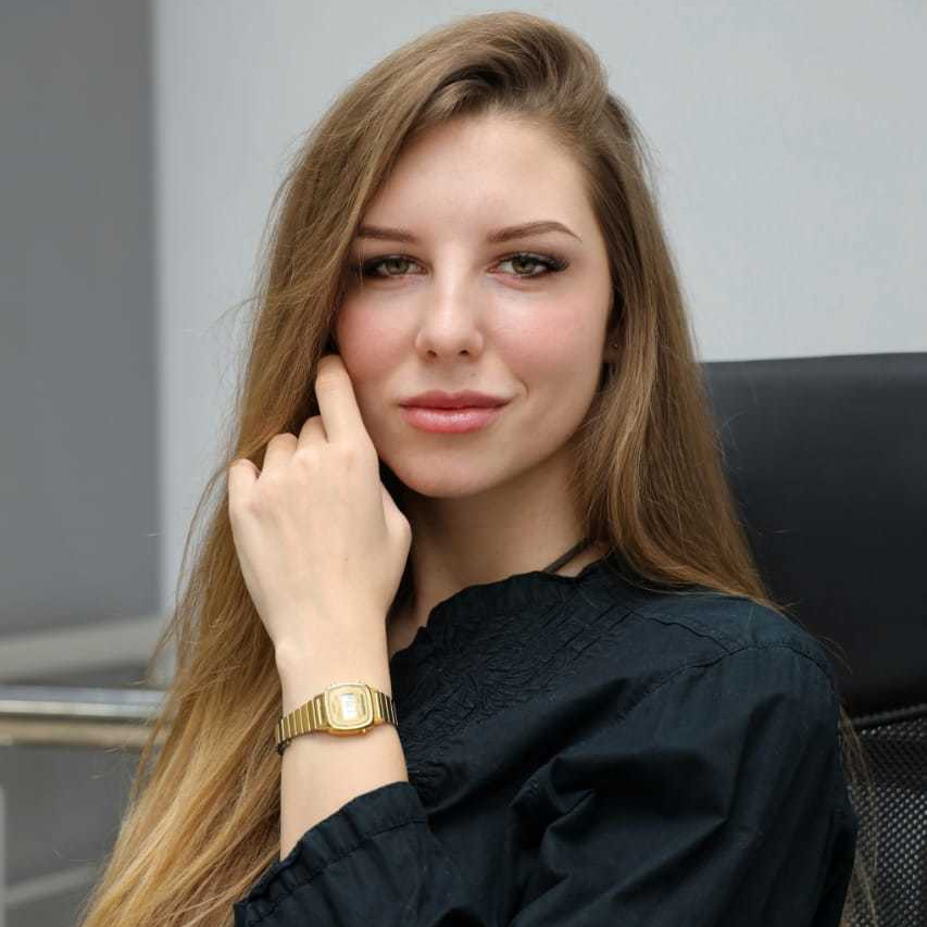 CONTACT. DariaVolz — photo shoots in Europe and Russia