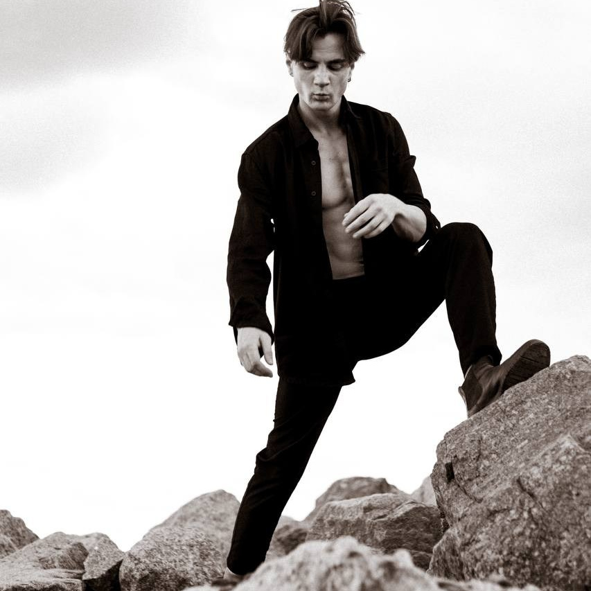 Контакты. Портретный фотограф в Санкт-Петербурге Кирилл Сафаров