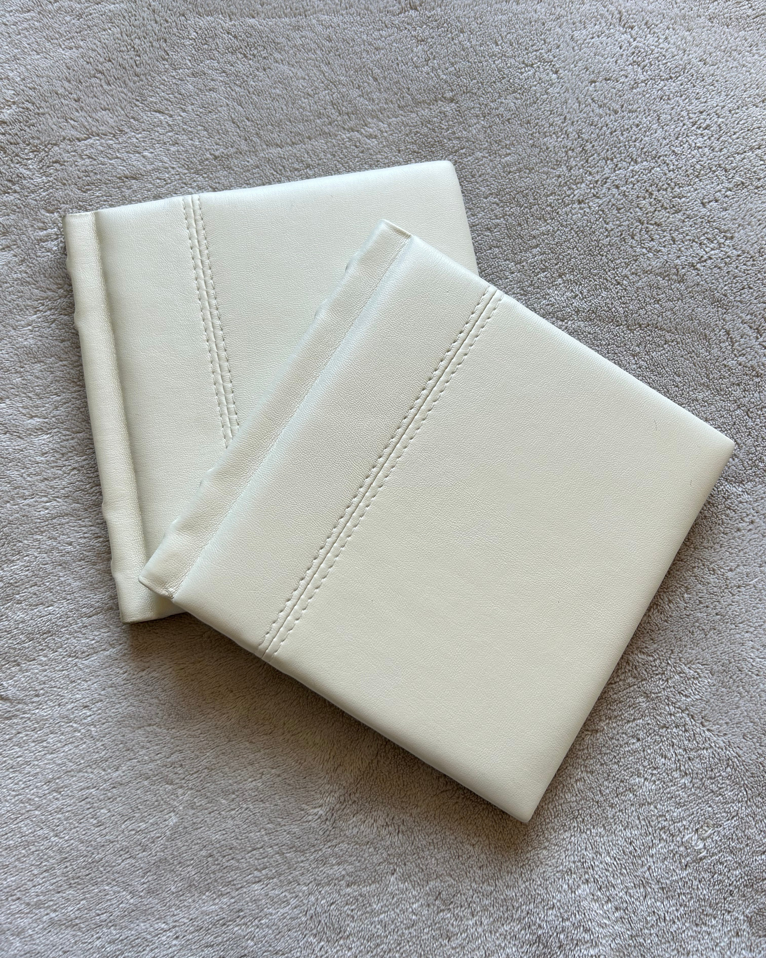 Комплект родительских альбомов перламутрового цвета из искусственной кожи