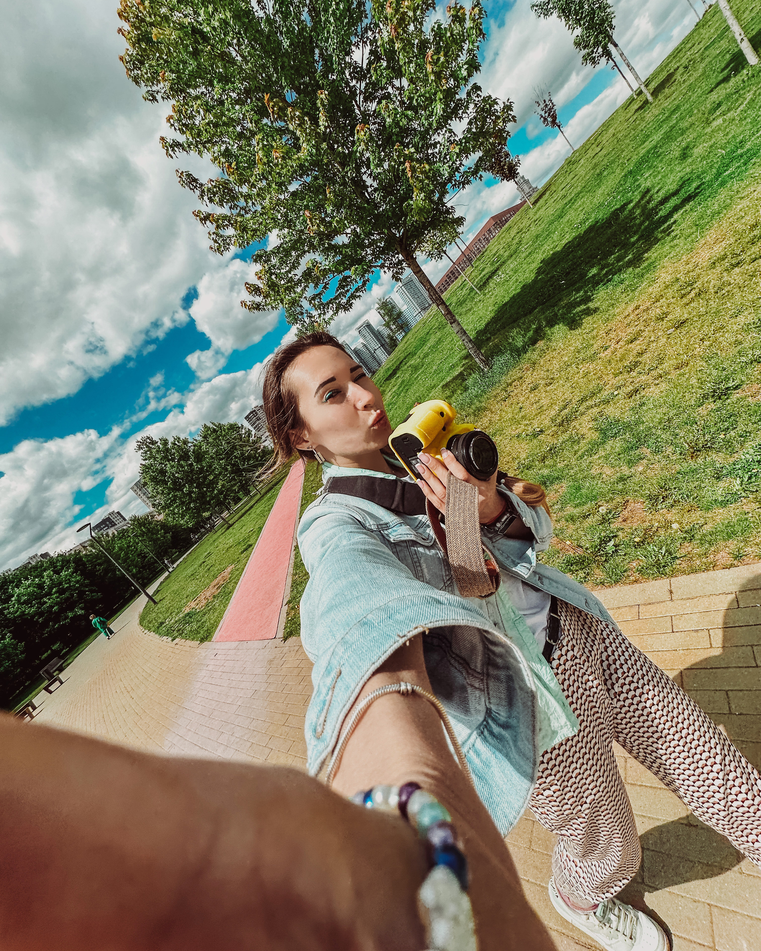 А помните такую историю желтого чемоданчика?)) 🧳. Фотограф и Видеограф в Москве Дарья Арсентьева