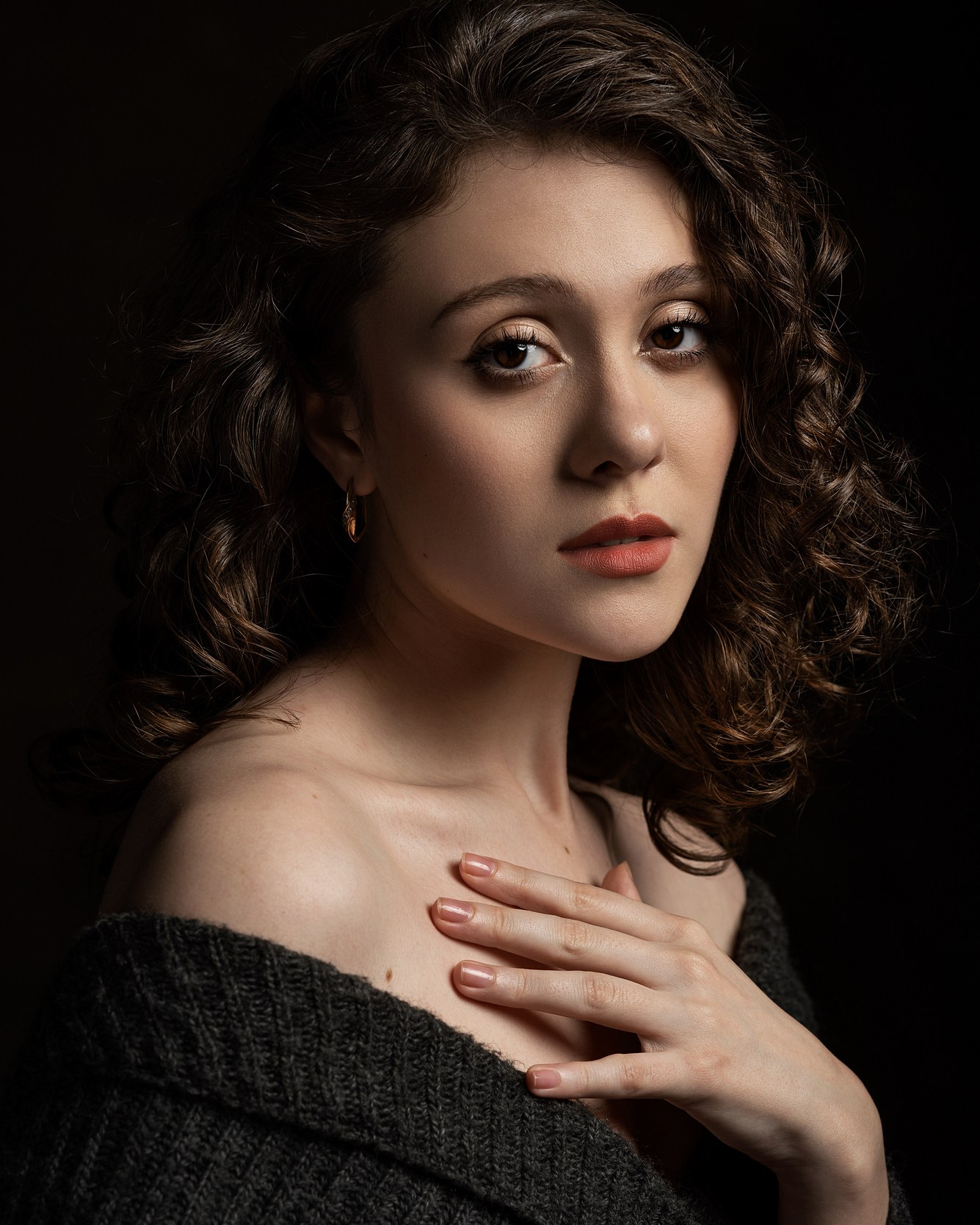 Классический портрет в студии с одним источником света