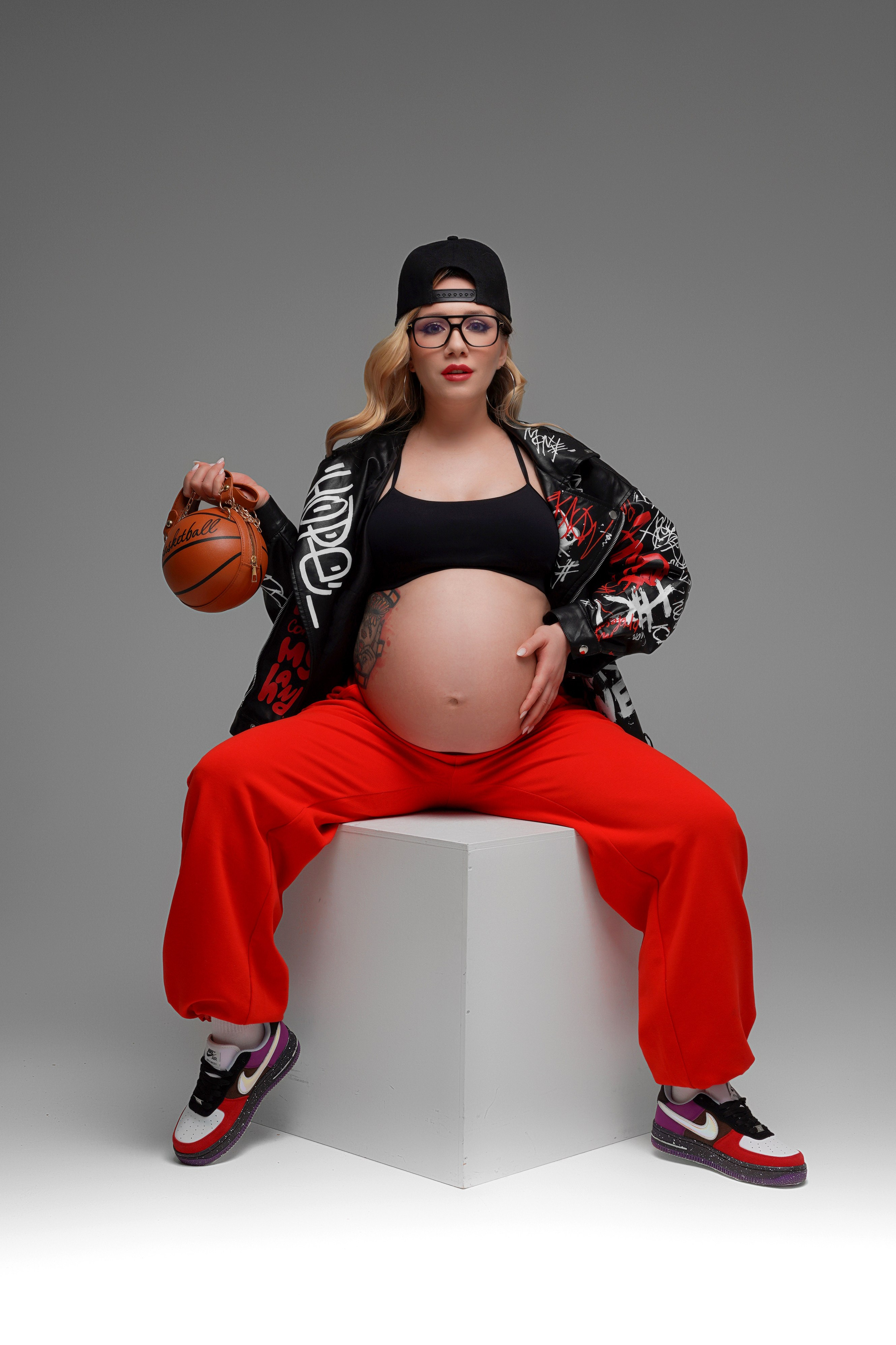 Беременность в стиле VOGUE. Фотограф новорожденных беременных в Тюмени Ткачук Татьяна