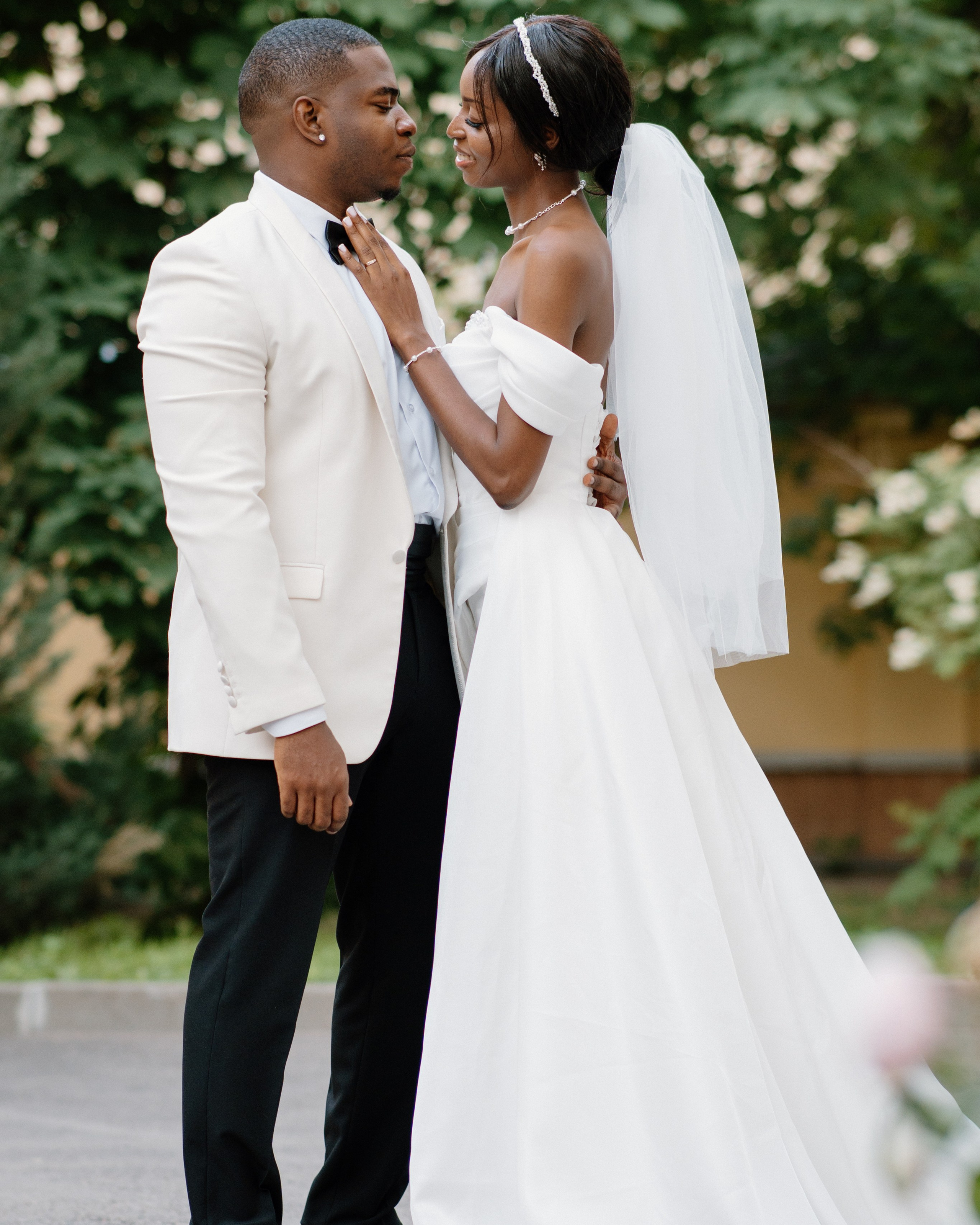 Услуги. Я занимаюсь событийной, свадебной, товарной, студийной… фотографией