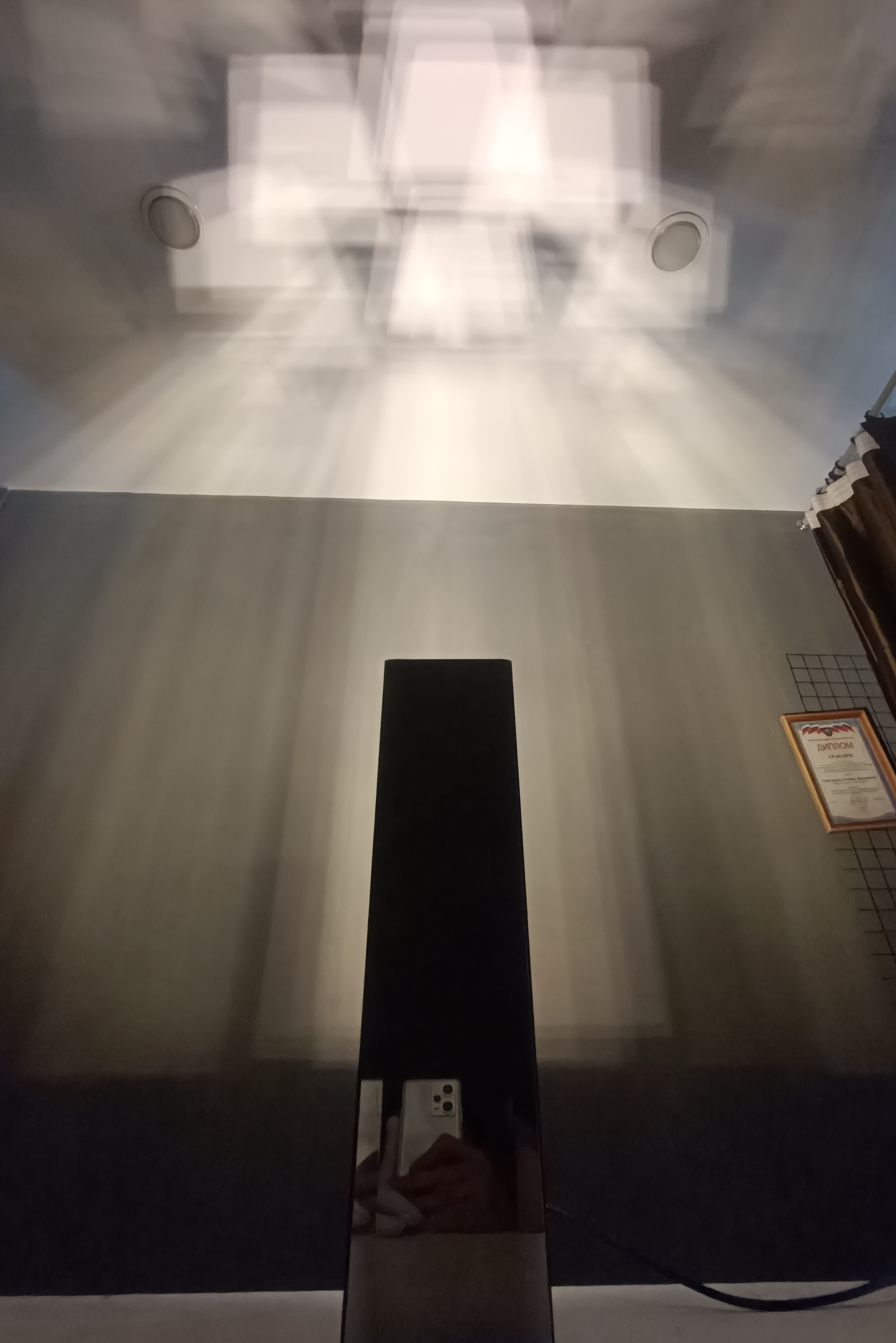 ГАЛЕРЕЯ. Светильники Романа Скороходова