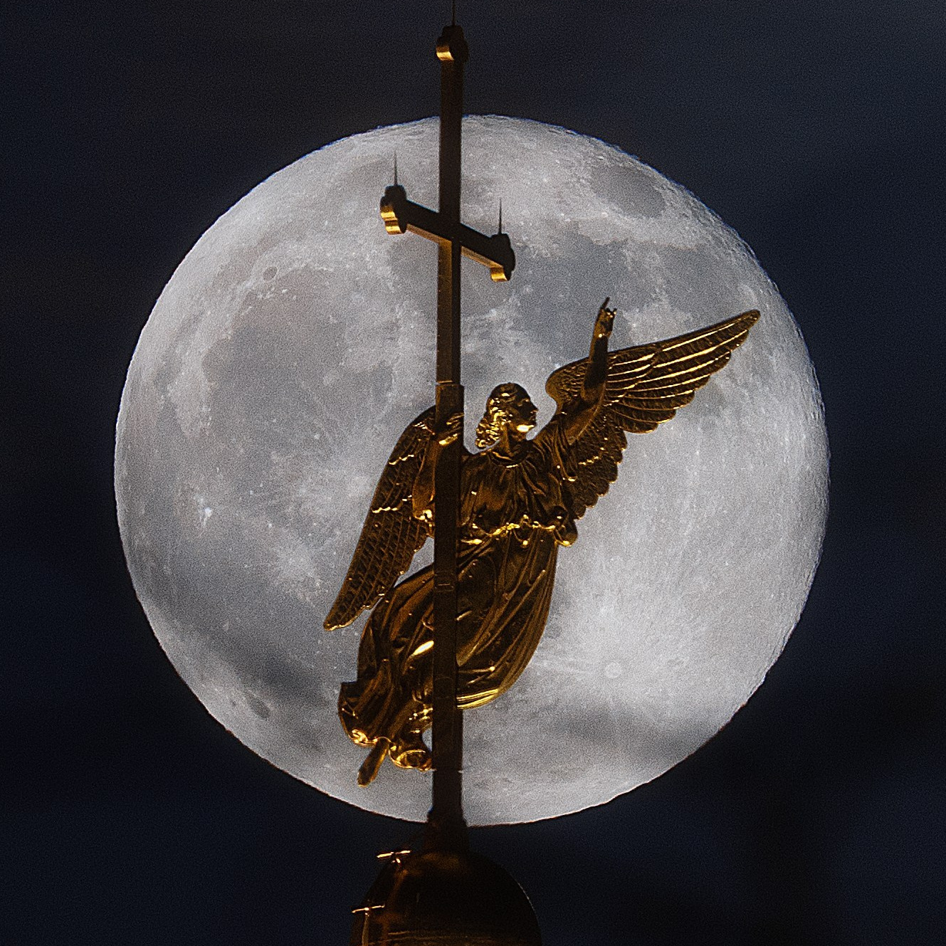 Отзывы на гайд «Городские прострелы». Архитектурный и пейзажный фотограф Кондратенко Руслан, Санкт-Петербург