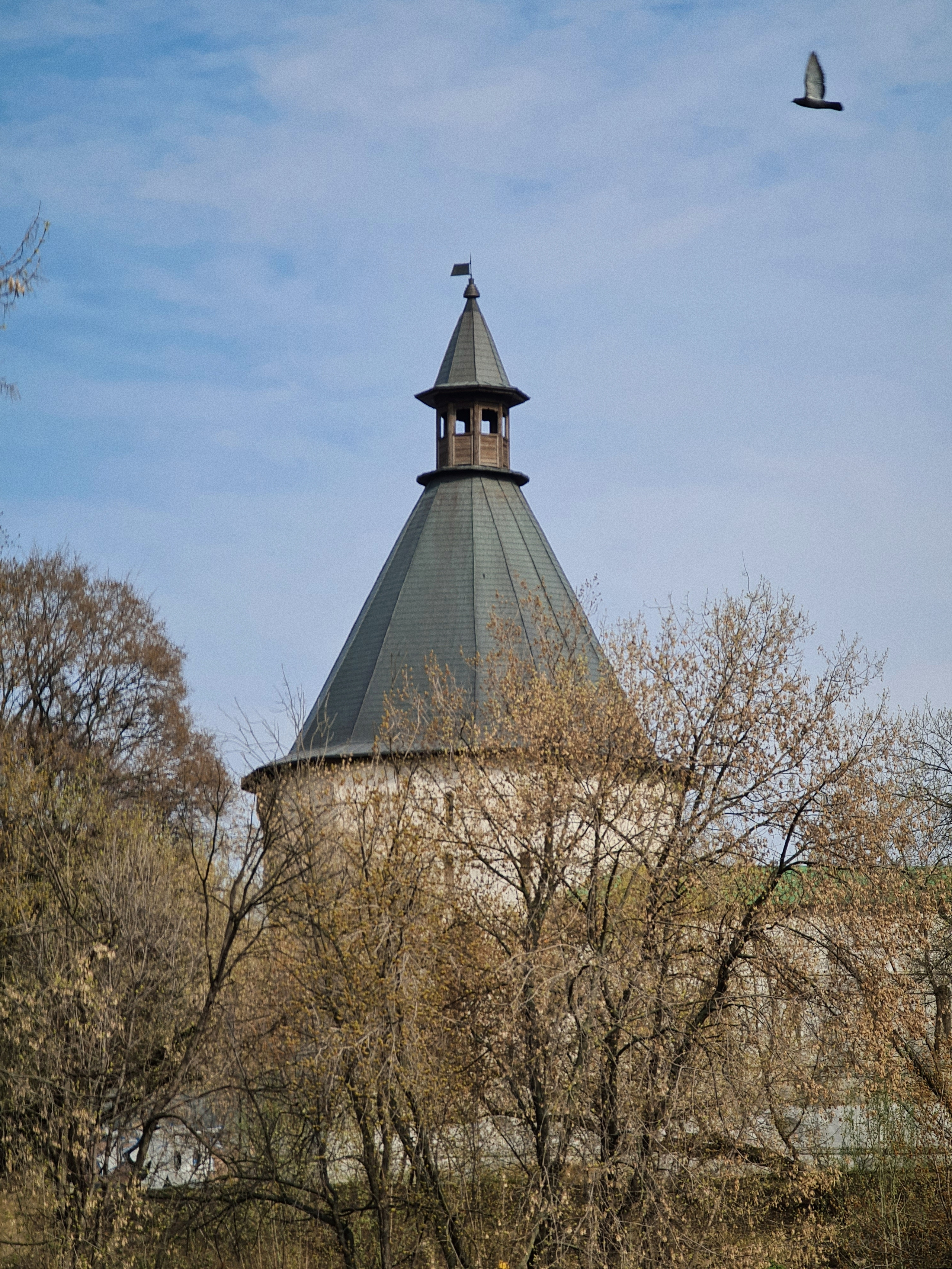 Фотография северо-западной башни (XVII век) в Новоспасском монастыре в Москве.