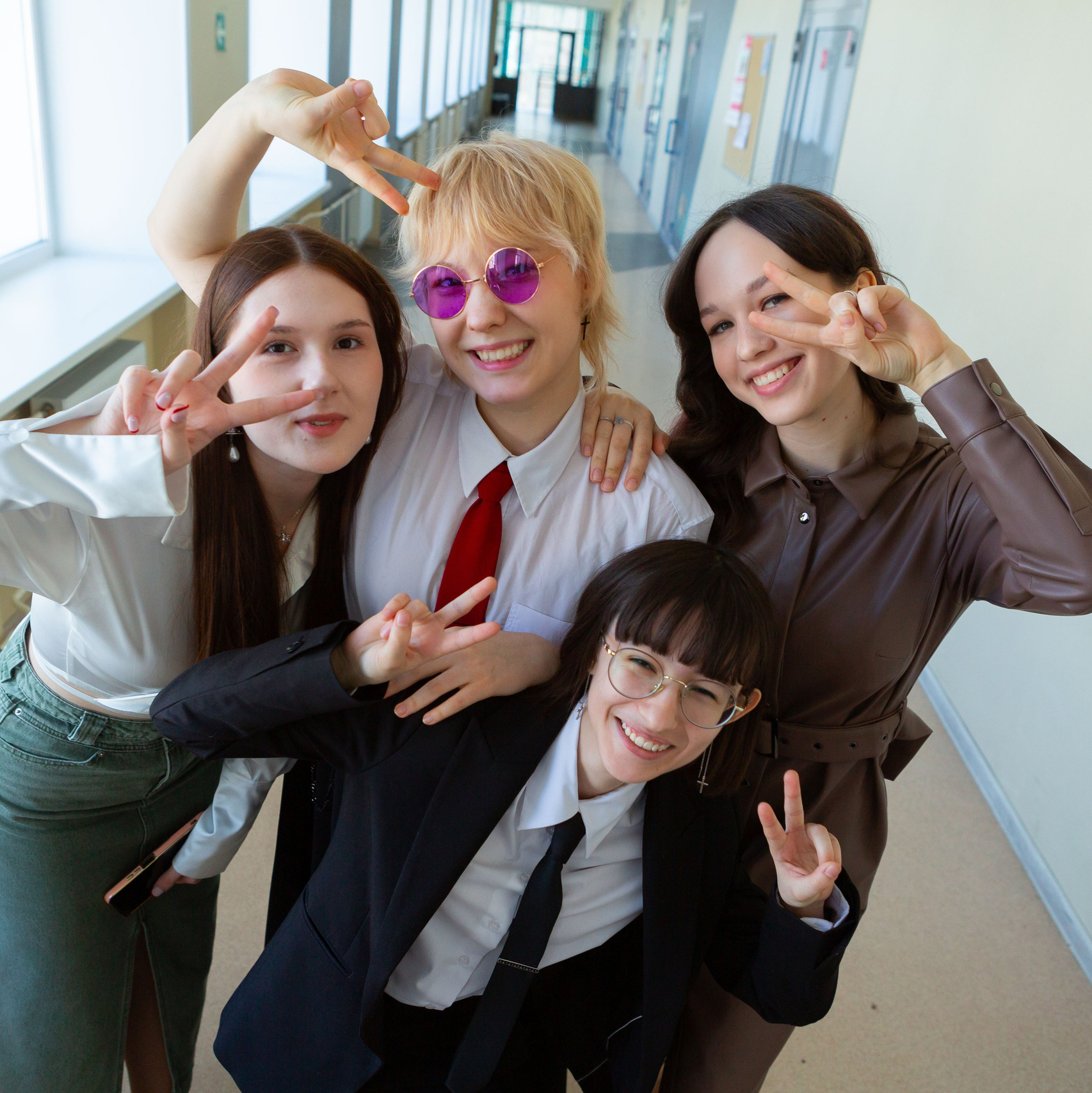 Контакты. Выпускные альбомы в школах и детских садах