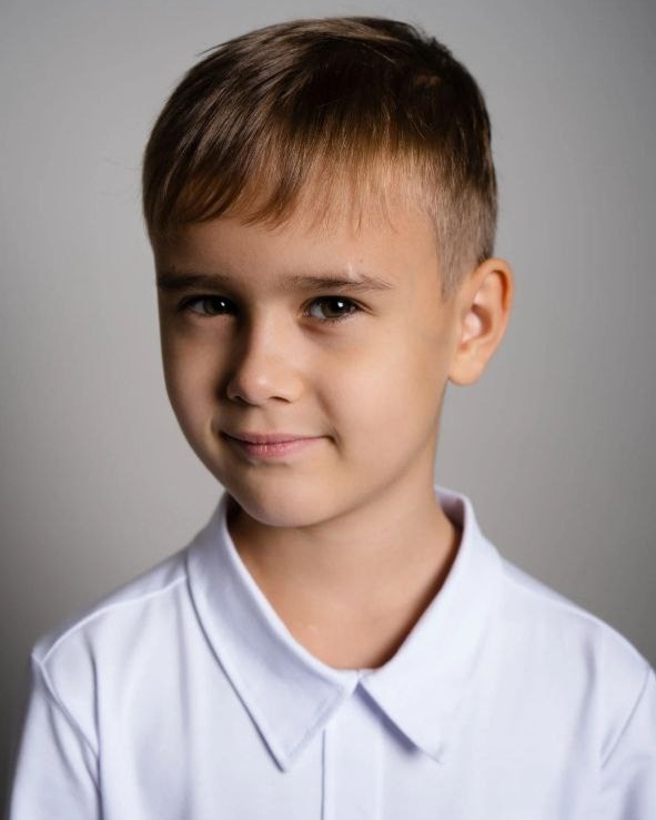 Модели мальчики дети от 1 до 17 лет для съемки на маркетплейсы. ТМ Продакшн — Съемка для маркетплейсов в Москве
