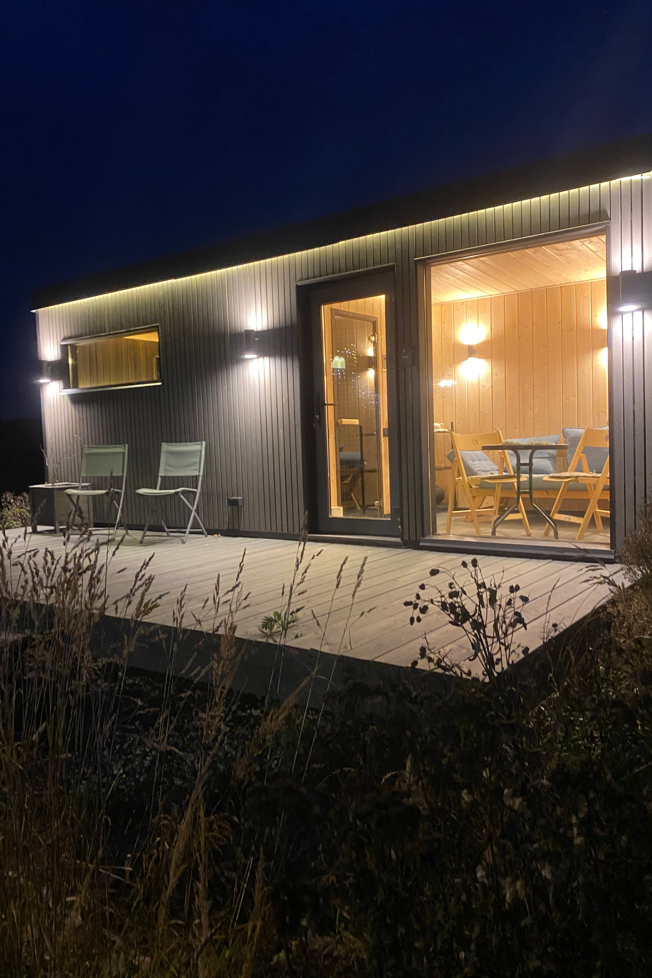 Баня. Гостевой дом Каприот в средиземноморском стиле