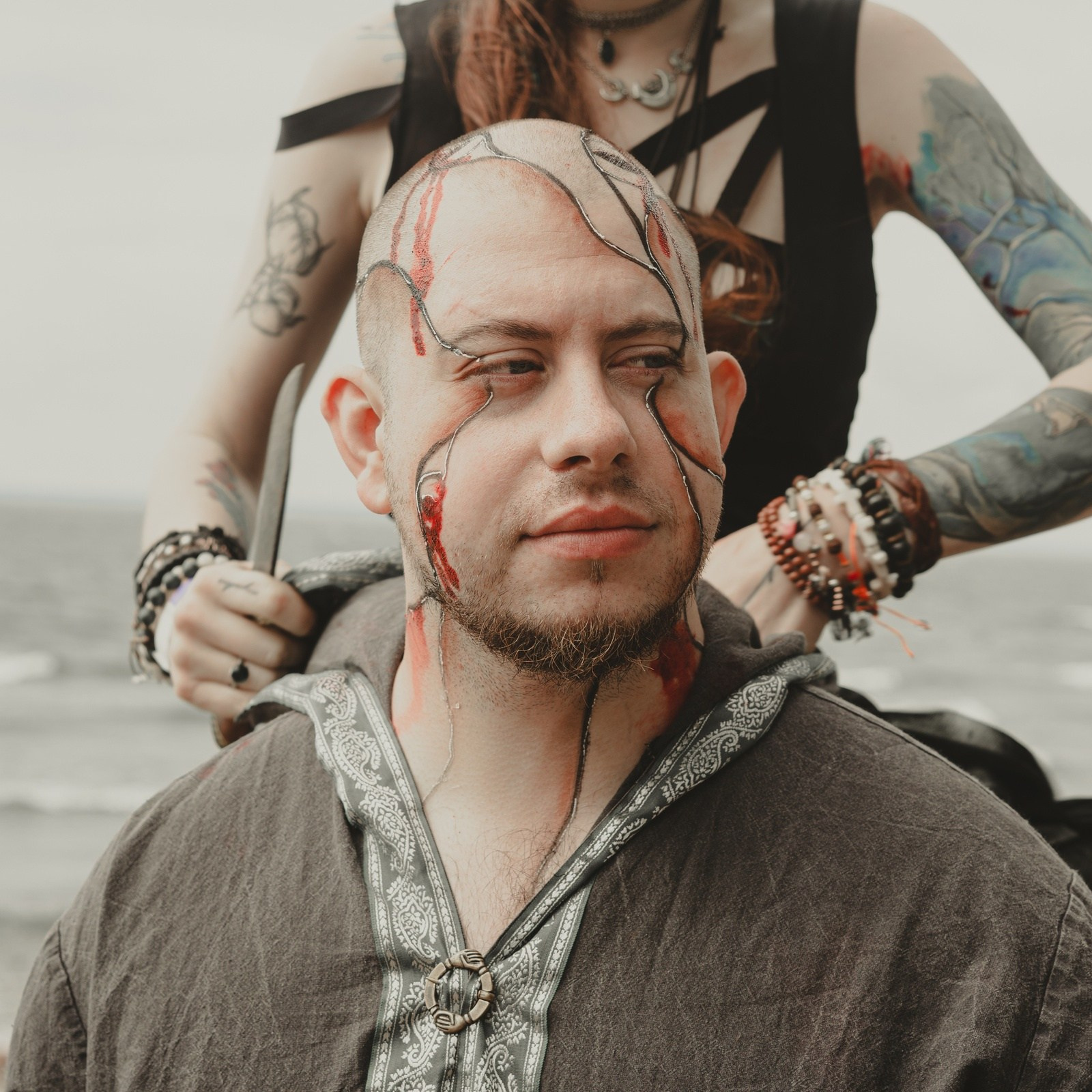 Контакты. Человек в Шляпе