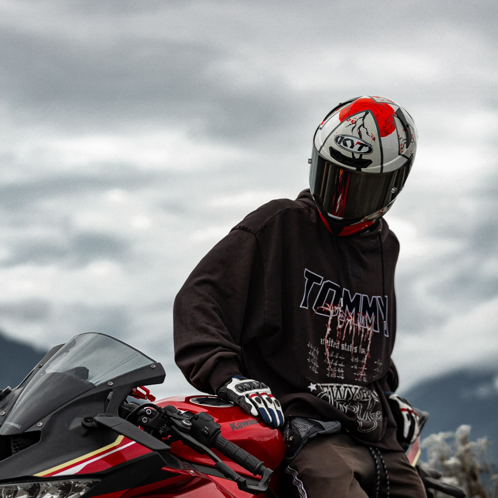 Contacts. Photographer and Videographer in Bali Dubai Moscow Semen Ereshko