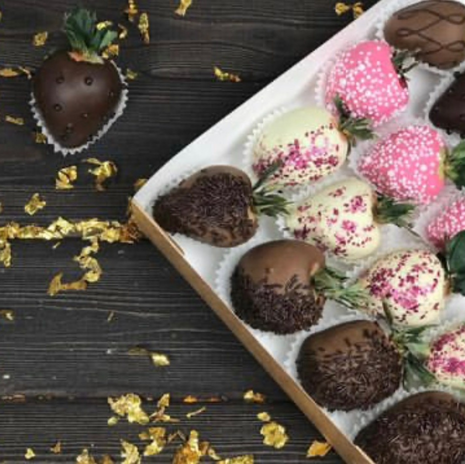 Наборы из клубники в шоколаде Сургут. Клубника в шоколаде в Сургуте