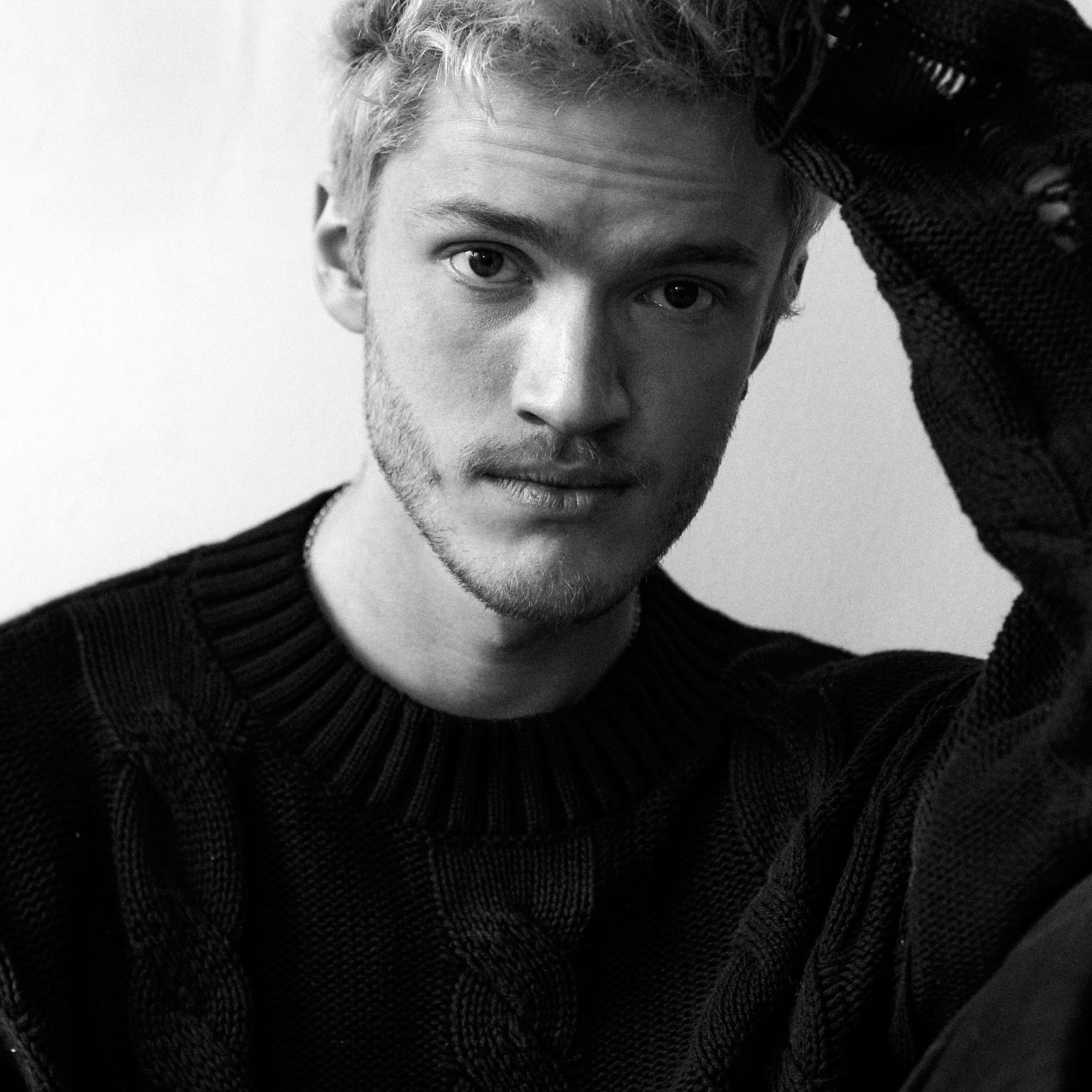 Контакты. Лучший фотограф для брендов в Москве, съемки для маркетплейсов