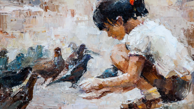 Девочка ловила голубей