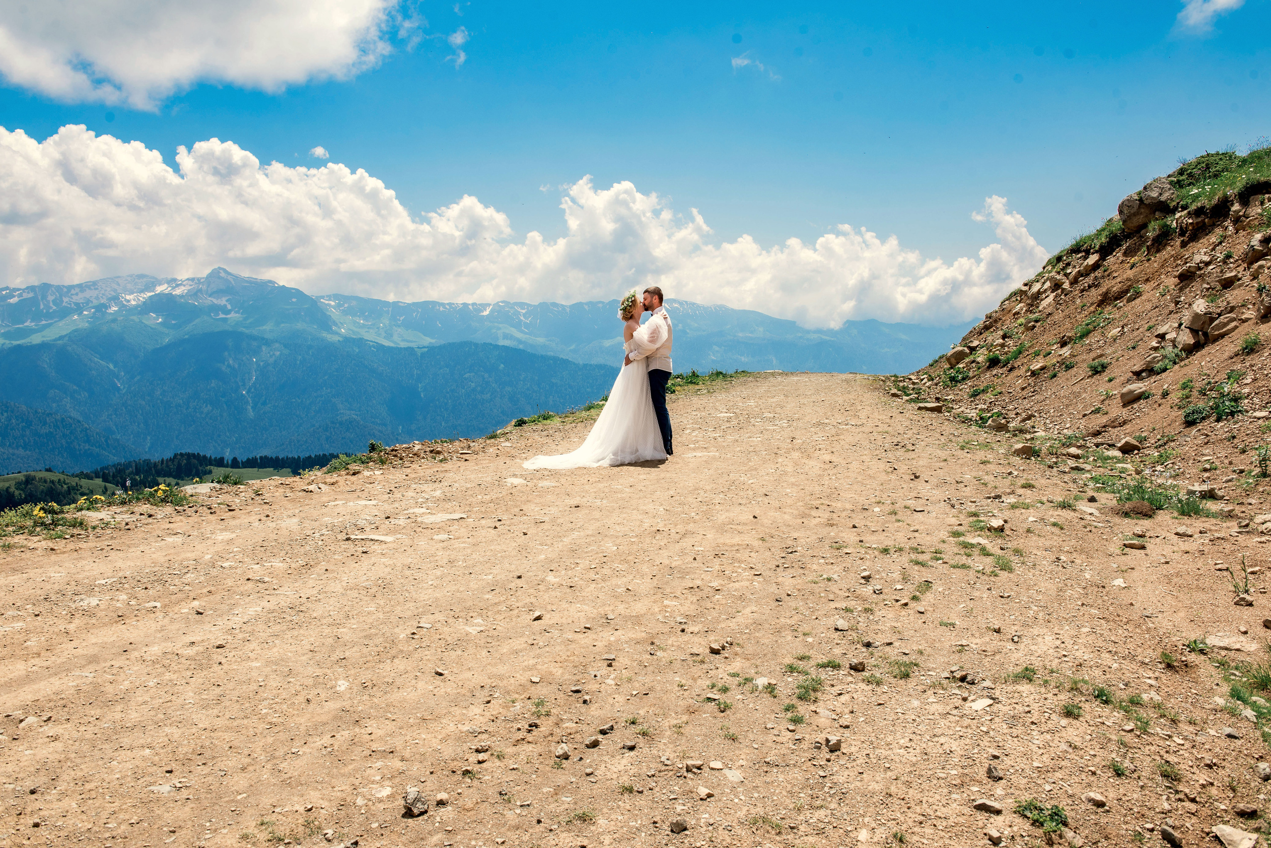 Свадебная лавстори в горах Сочи