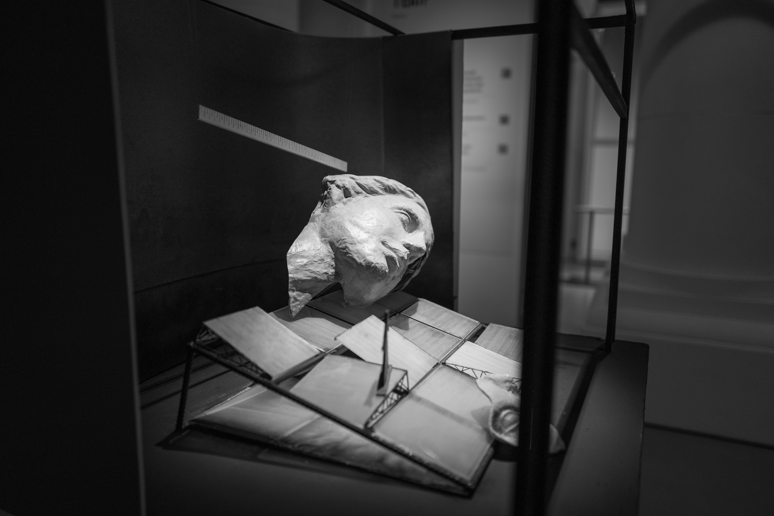 Инсталляция с головой в Паркинг Галерее в Зарядье