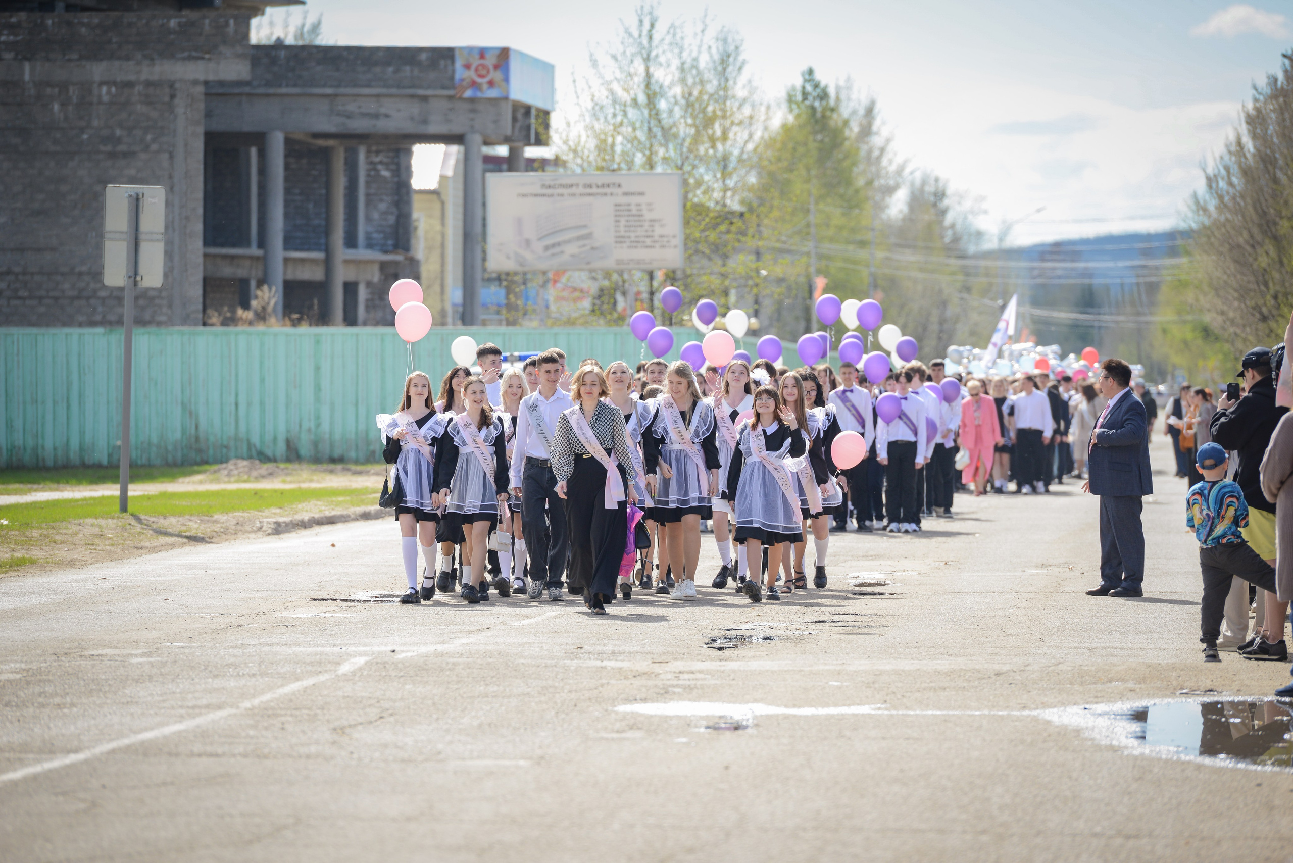 Парад выпускников. Татьяна Гойда портретный и семейный фотограф Ленск. Выпускные альбомы