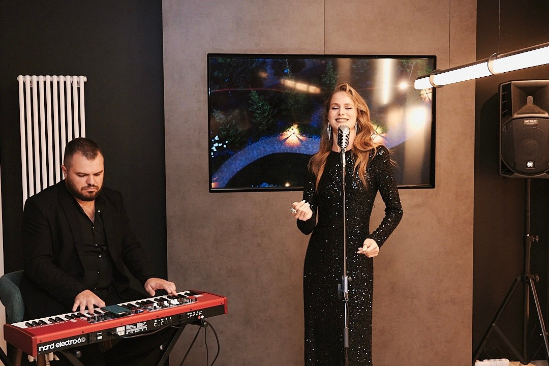 Услуги. Вокалистка Мария Сиротенко