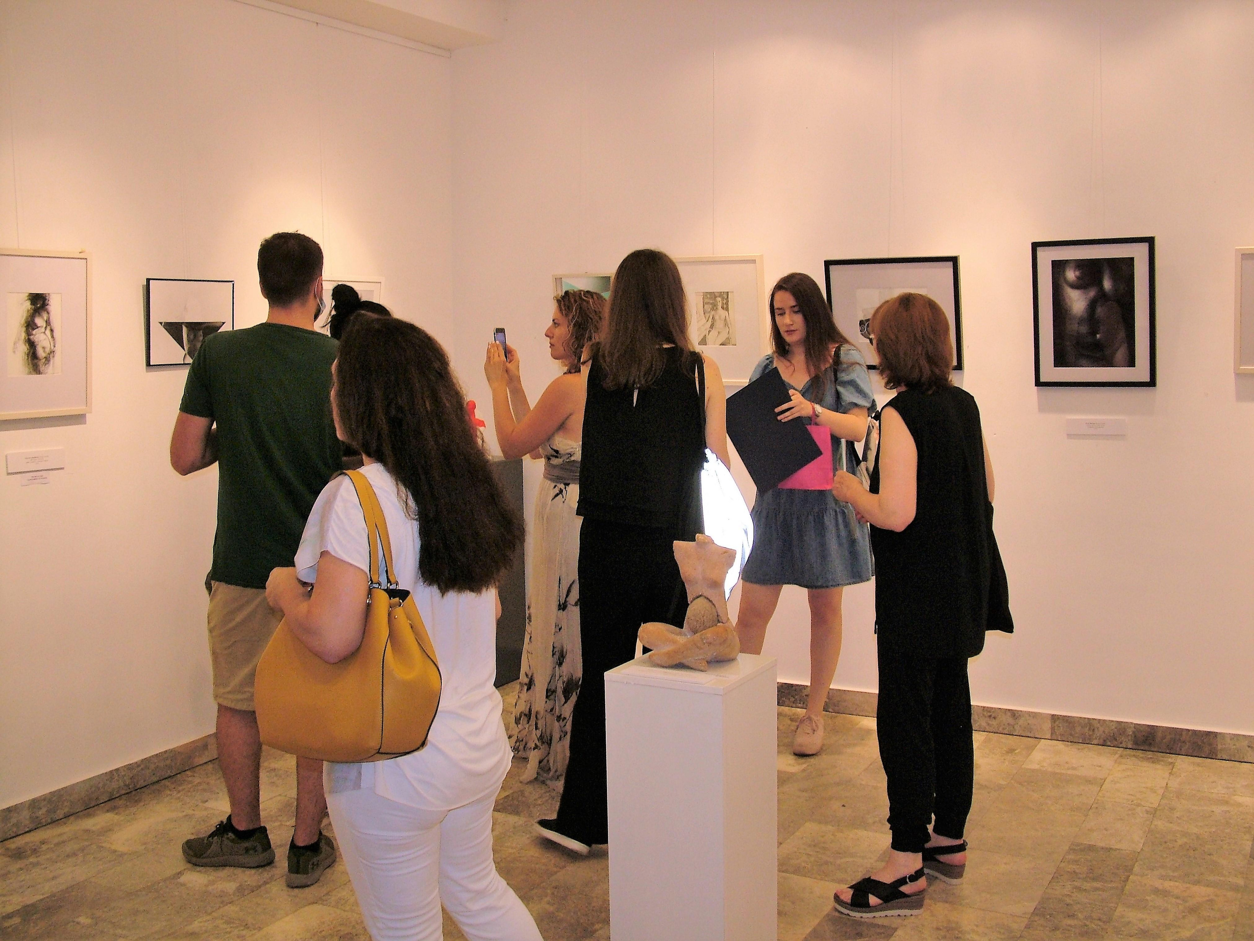 Exhibitions. Фотограф Женя Грош в Москве