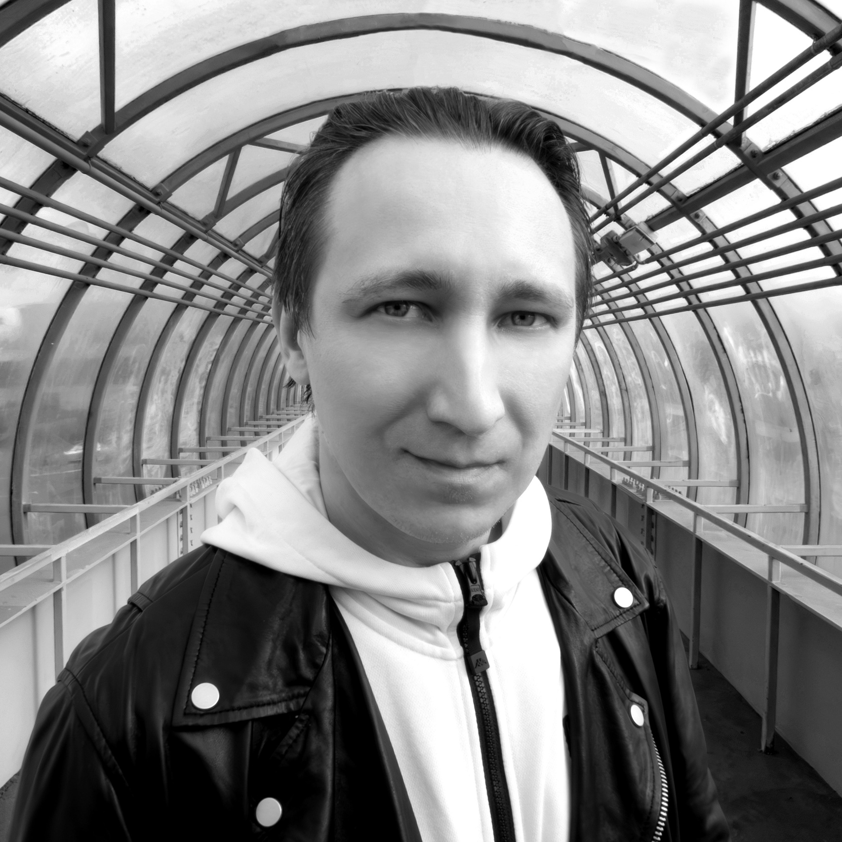 Контакты. Уличный фотограф в Санкт-Петербурге Игорь Волкин