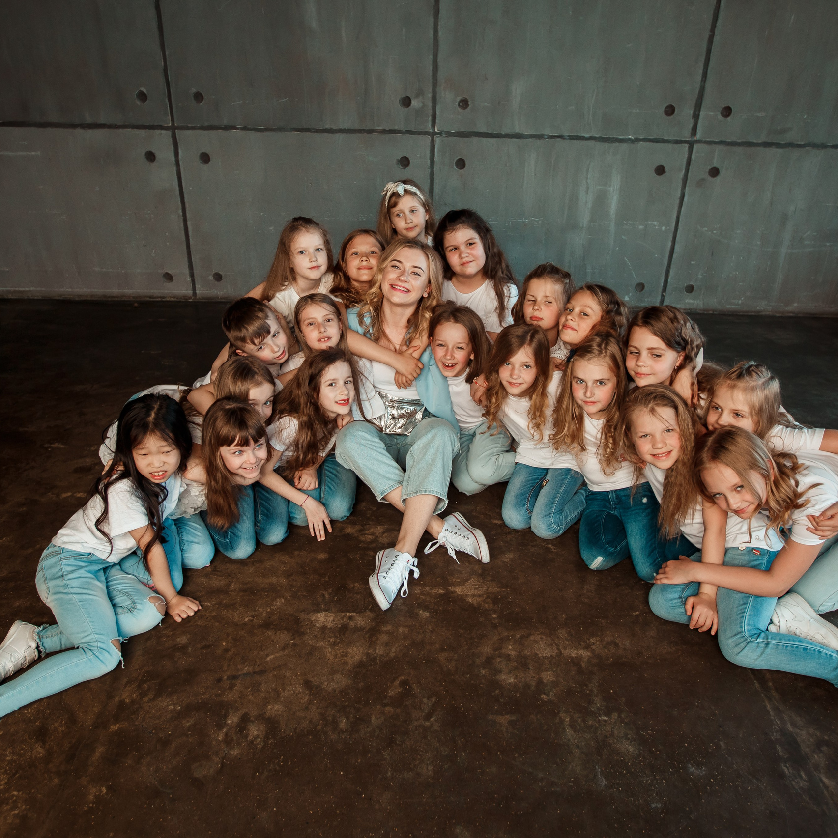 Общешкольное классическое групповое фото.