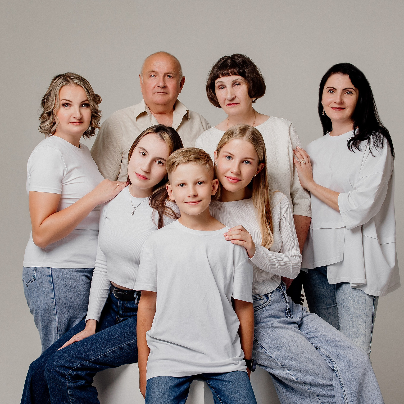 Семейная и персональная фотосессия. Фотограф Авилова Дарья ● Тюмень● Съемка больших семей ●Архив поколений