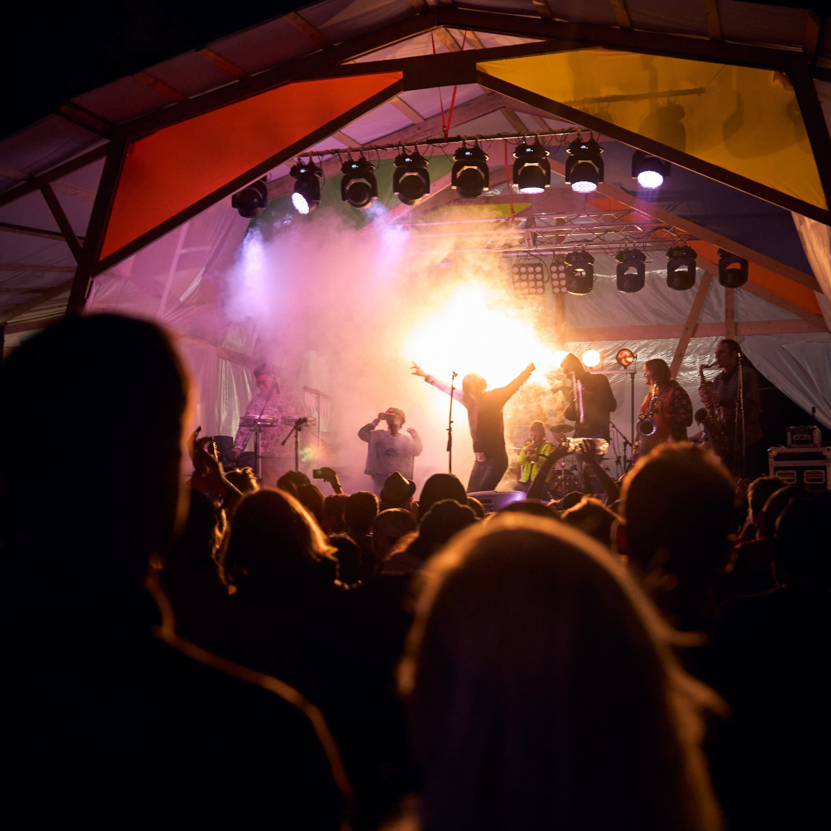 Аренда фотостудии с фотосессией [2026] ᐉ Съемка под ключ