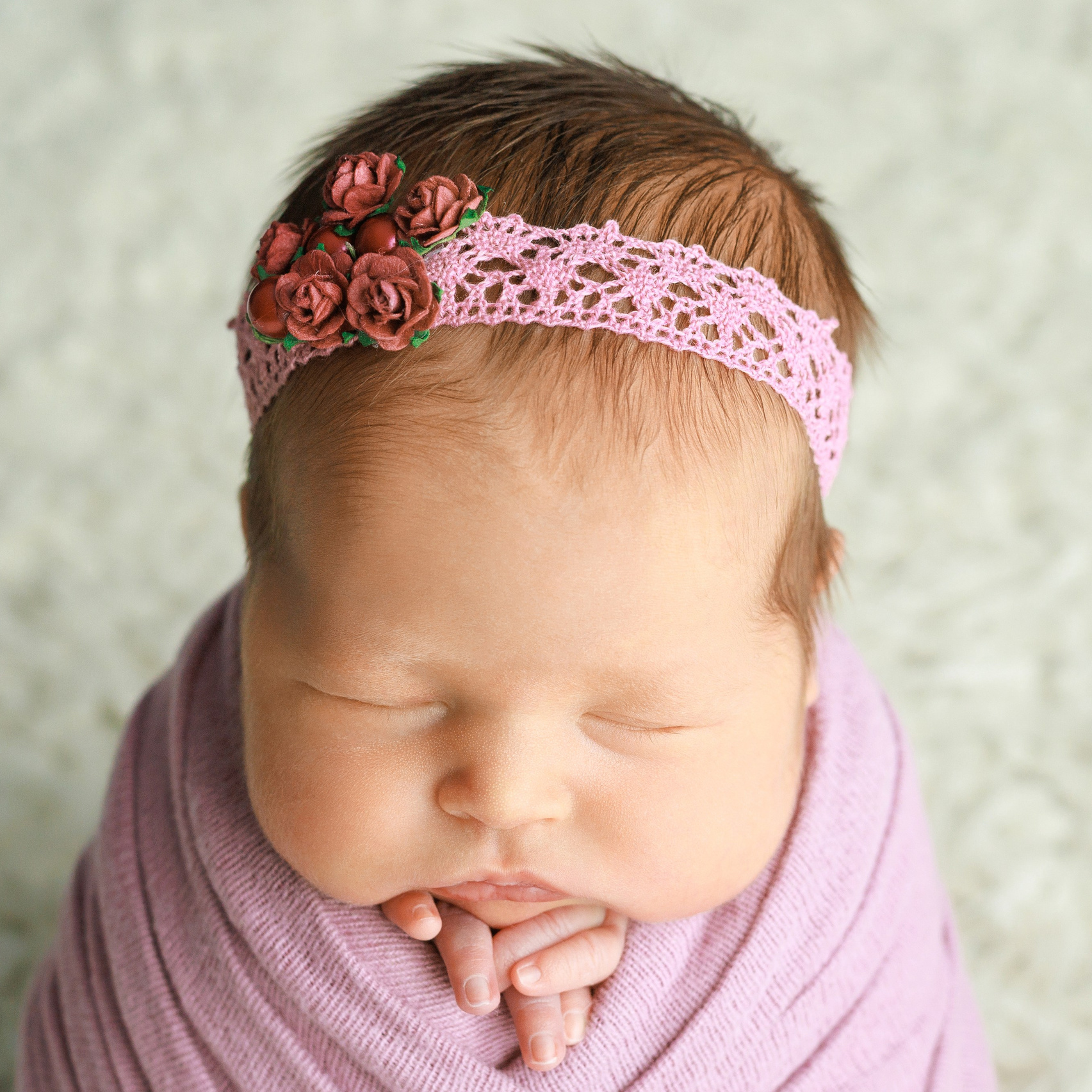 нежный реквизит для фотосессии новорожденного