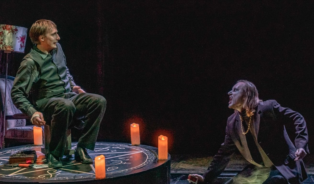 Рождественские встречи и спектакль Сергея Федотова «Рождество с Демоном» в пермском театре «У Моста». Журнал о самом особенном. Пермь и Пермский край