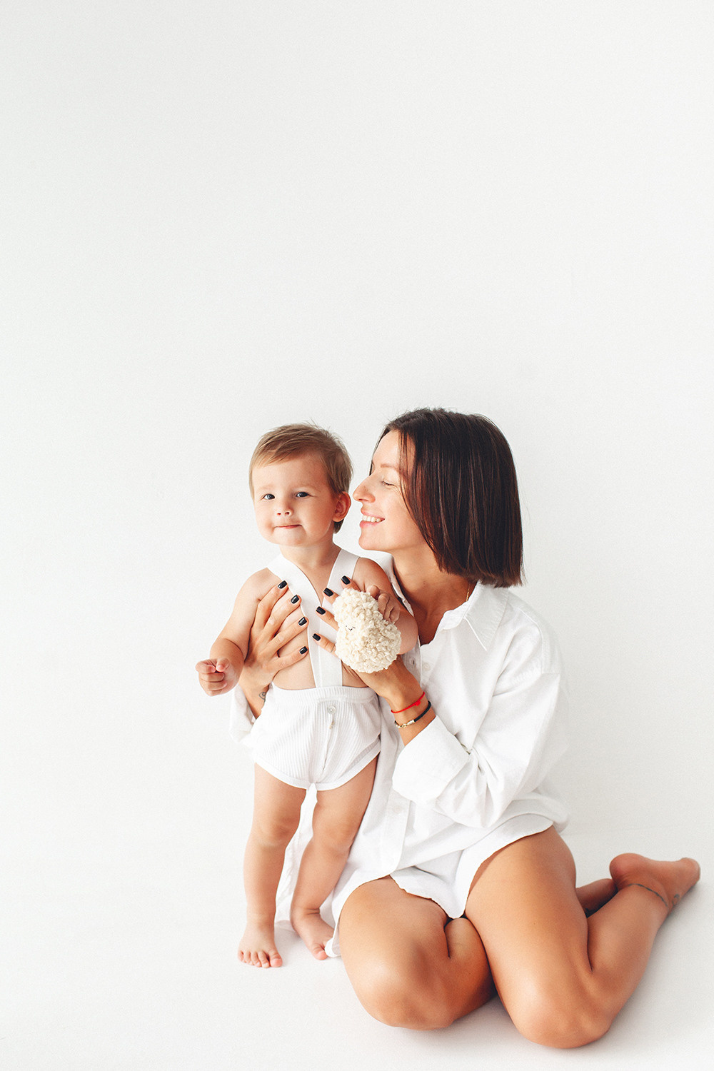 15 poses for a photo shoot on the floor. Детский фотограф в Самаре