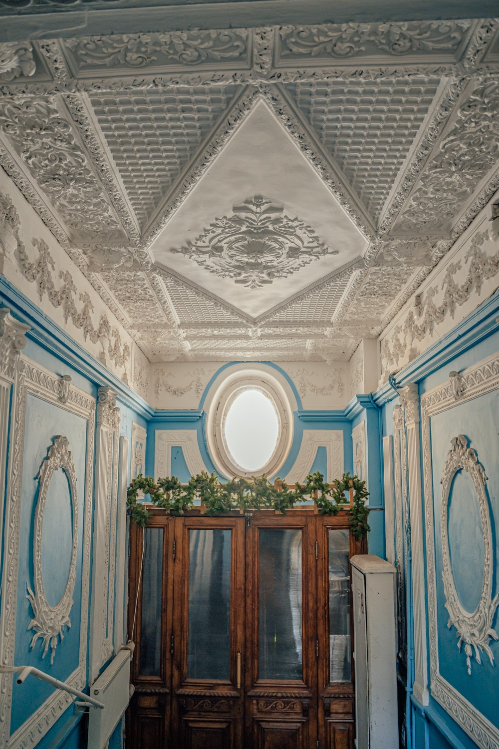 Новогодняя парадная. Фотограф и искусствовед в Туле и Санкт-Петербурге Нелли Некрасова