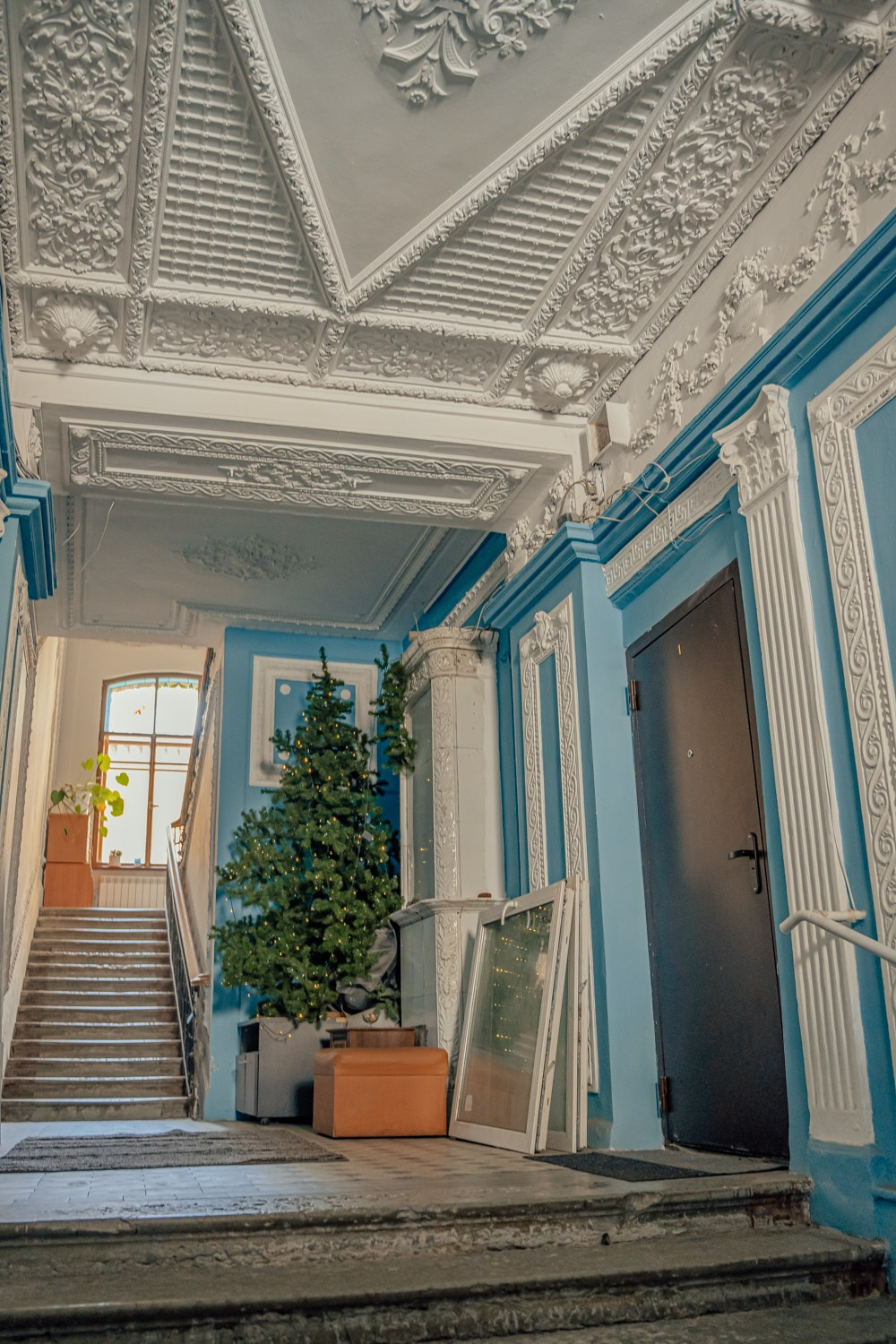 Новогодняя парадная. Фотограф и искусствовед в Туле и Санкт-Петербурге Нелли Некрасова