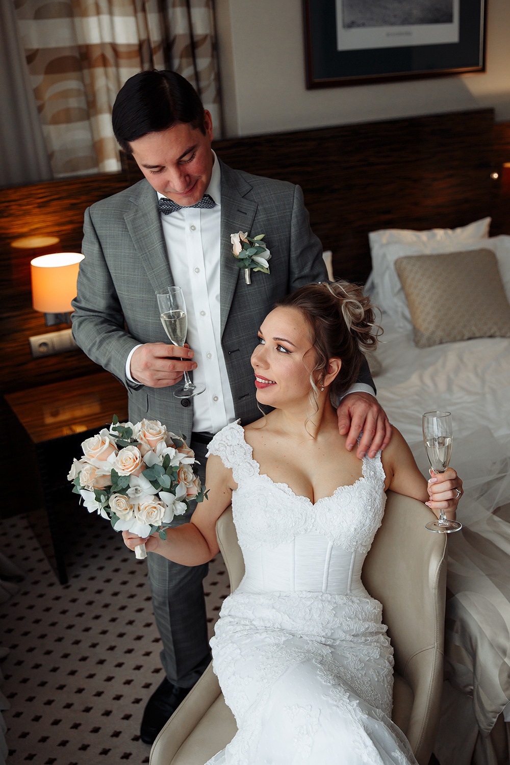 свадебная фотосессия в отеле Crowne Plaza Moscow