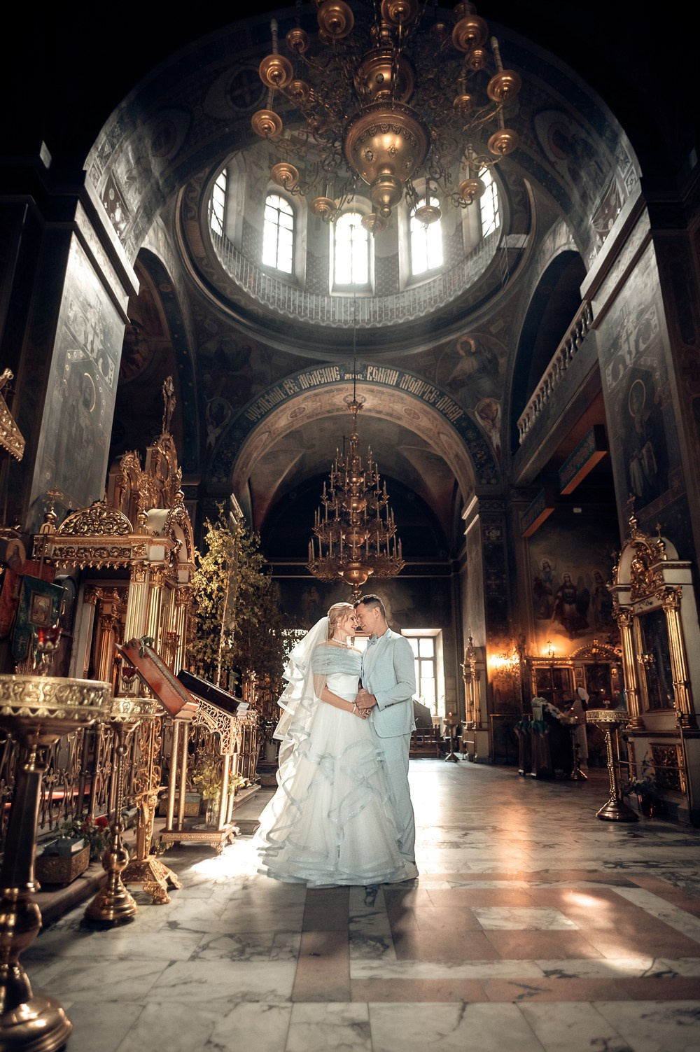 Храм Воскресения Словущего в Даниловской Слободе. Видеосъёмка крещения и венчания, Москва и московская область