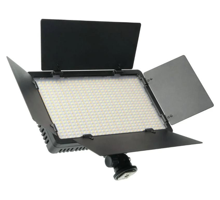 Постоянный свет. Аренда фотостудии в Невинномысске — «LOVA»