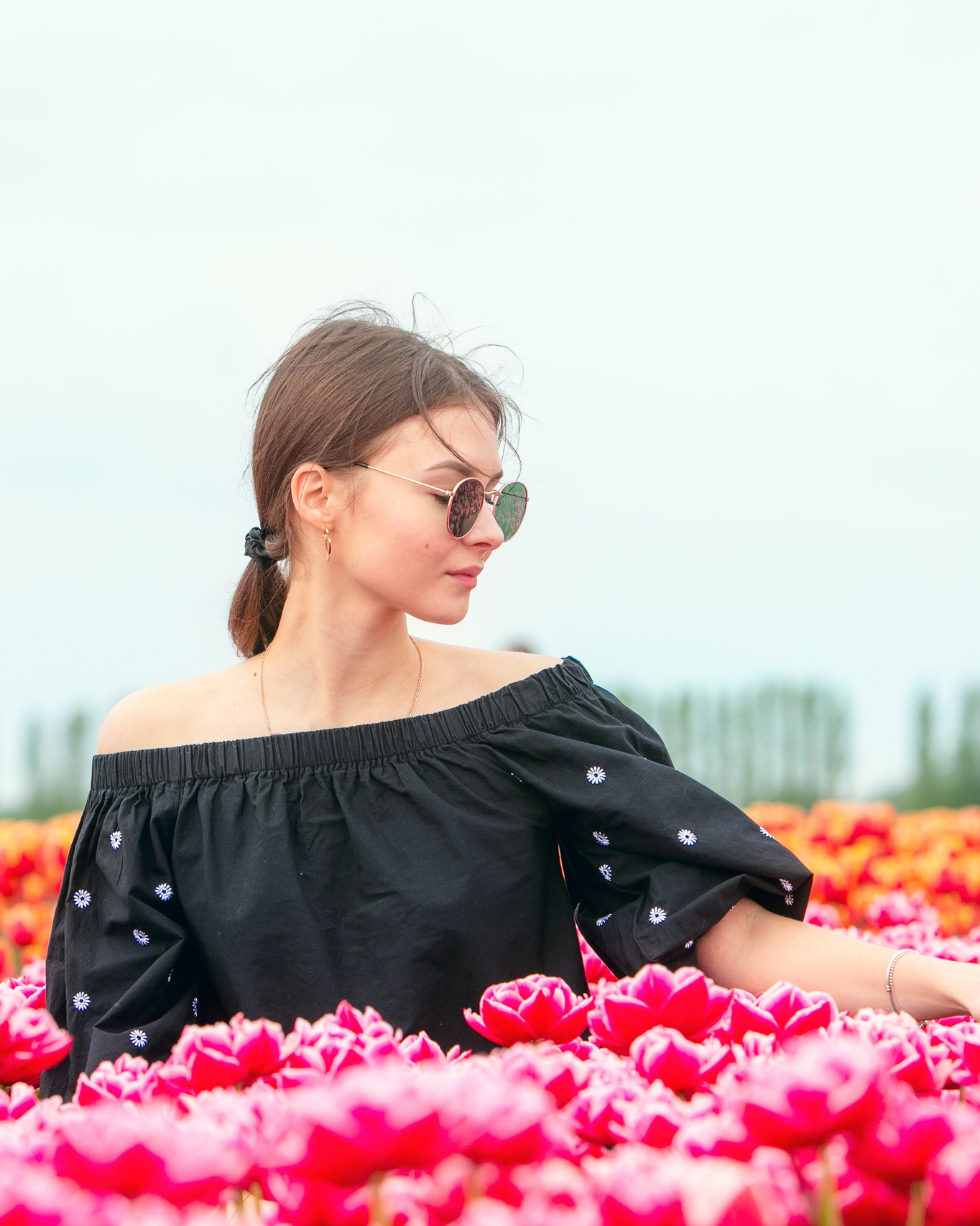 Девушка, цветы, тюльпаны, портрет, поле, лето, ярко, 