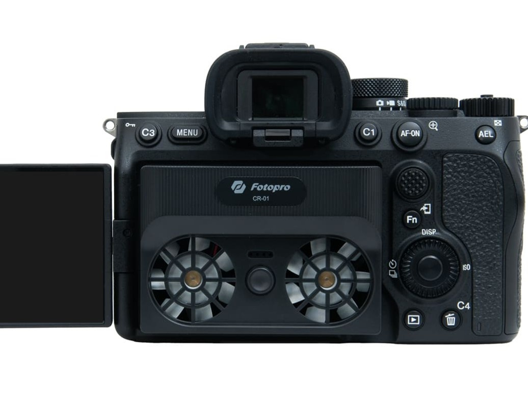 «Охладитель камеры» для защиты от перегрева при съемке. Фотограф — видеограф в Москве Дмитрий Менделеев