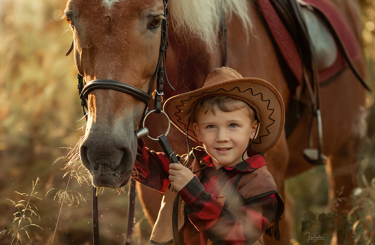 Семейная фотосессия и лошадки. Детский и семейный фотограф в Екатеринбурге
