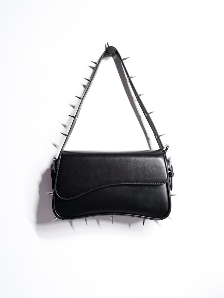 SEPT 1988 / о большой любви к чёрному / дизайнерская одежда и аксессуары ручной работы исключительно чёрного цвета. Елена Тазутдинова — Фотограф. Дизайнер одежды. Визуальный артист. Екатеринбург