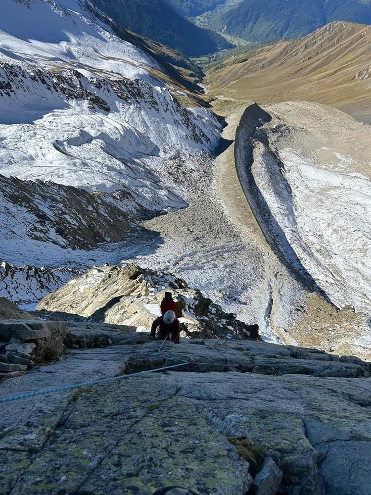 Pferderennen 02 — новая линия на «дикой» стене Кавказа. “Steel Angel”: women’s climbing award