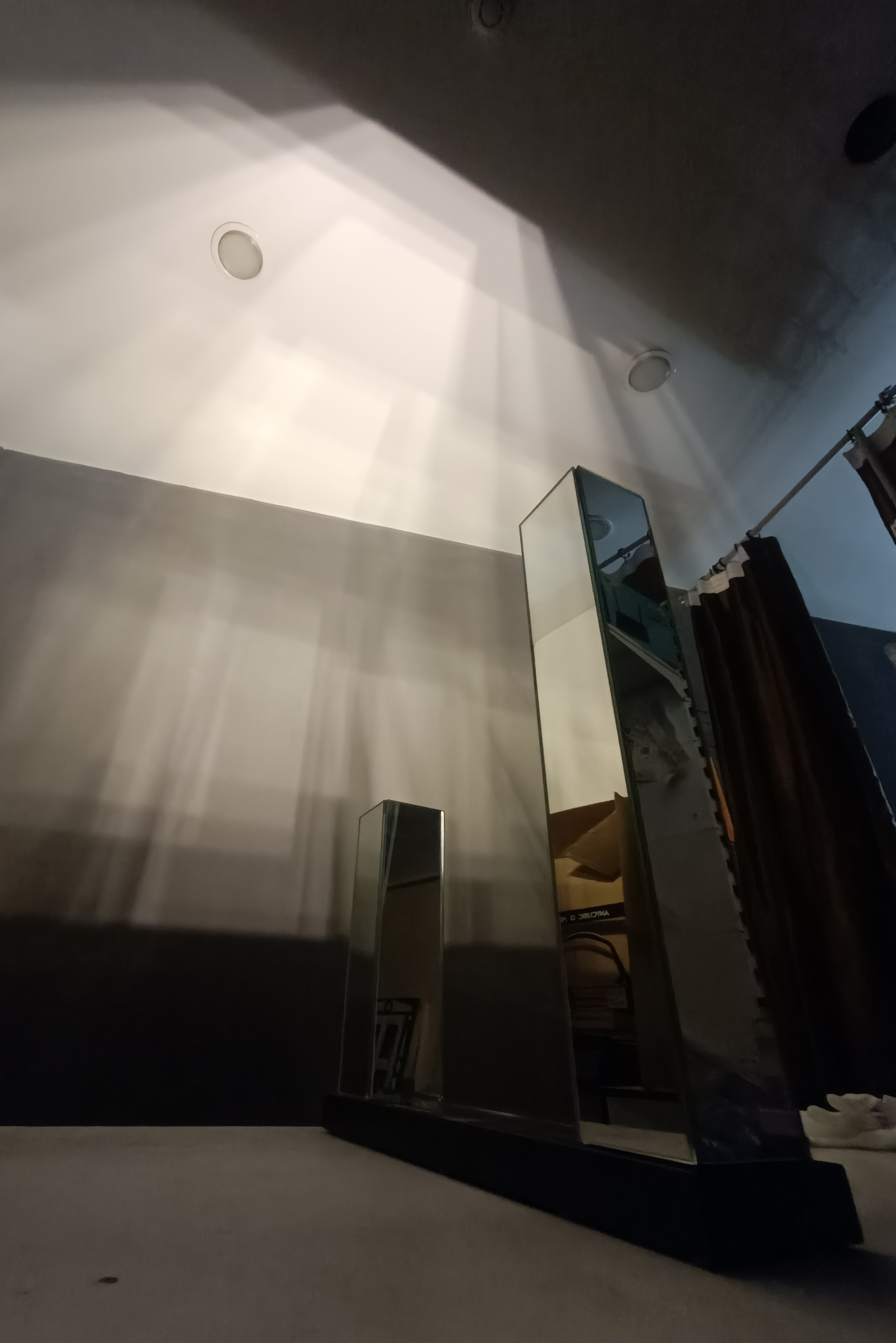 ГАЛЕРЕЯ. Светильники Романа Скороходова