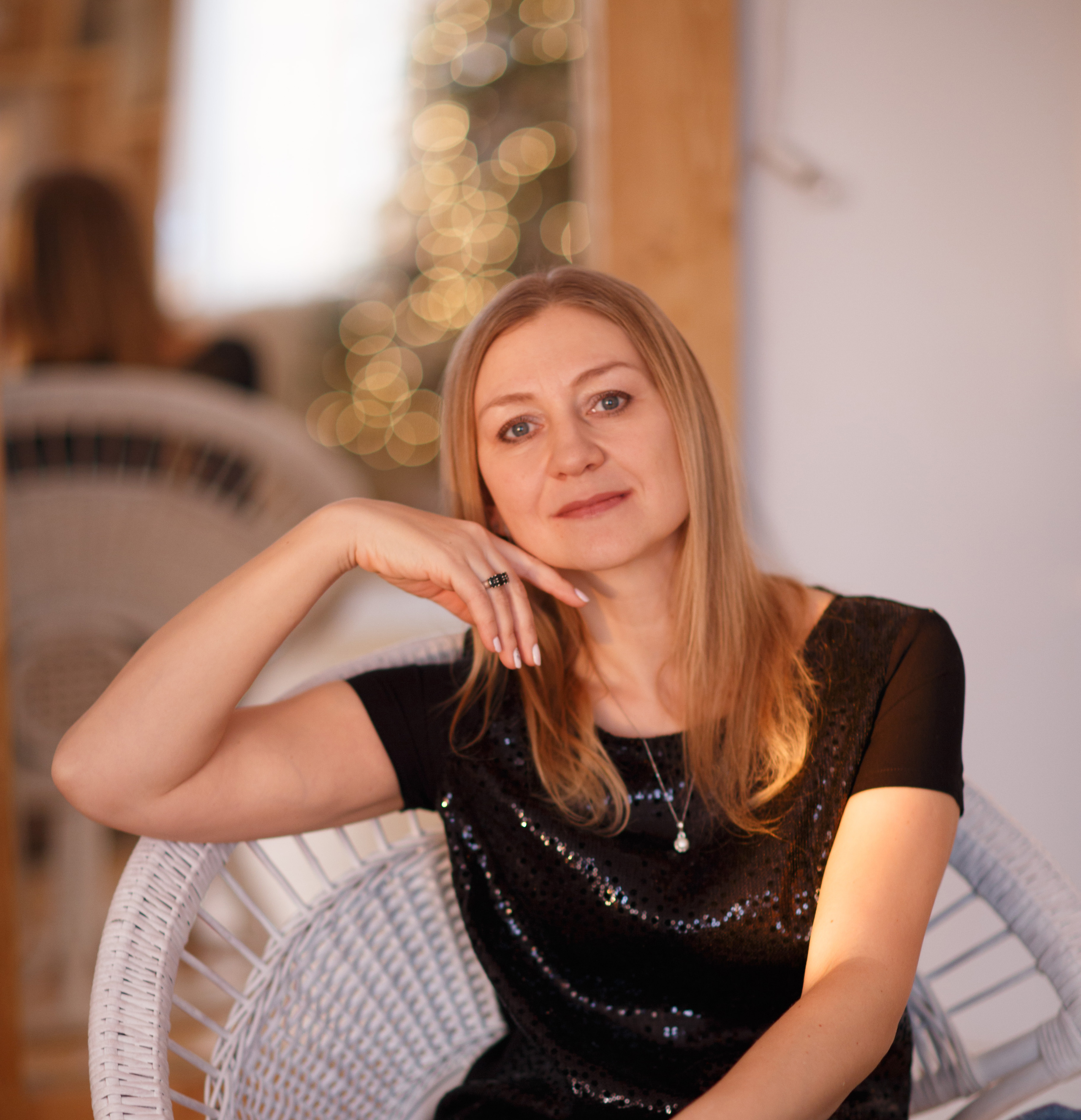 Contact. Professional family and children’s photographer in Izmir Irina Eron