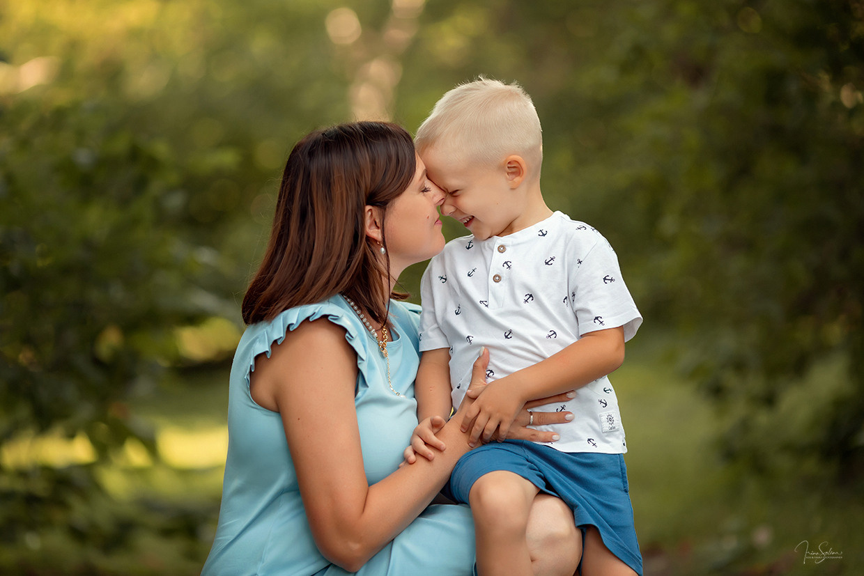 Семейная фотосессия в парке-дендрарии. Детский и семейный фотограф в Екатеринбурге