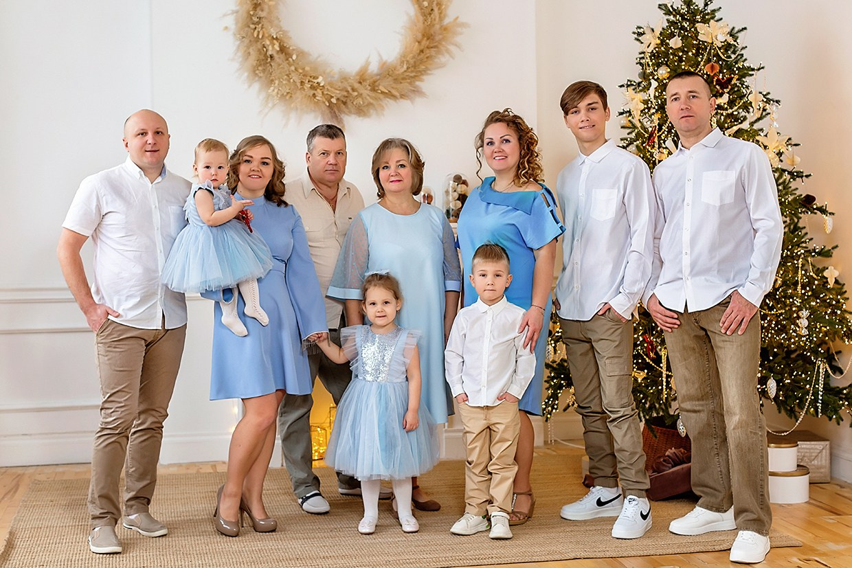 Фотосессия Большой семьи в фотостудии Svet. Детский и семейный фотограф в Екатеринбурге