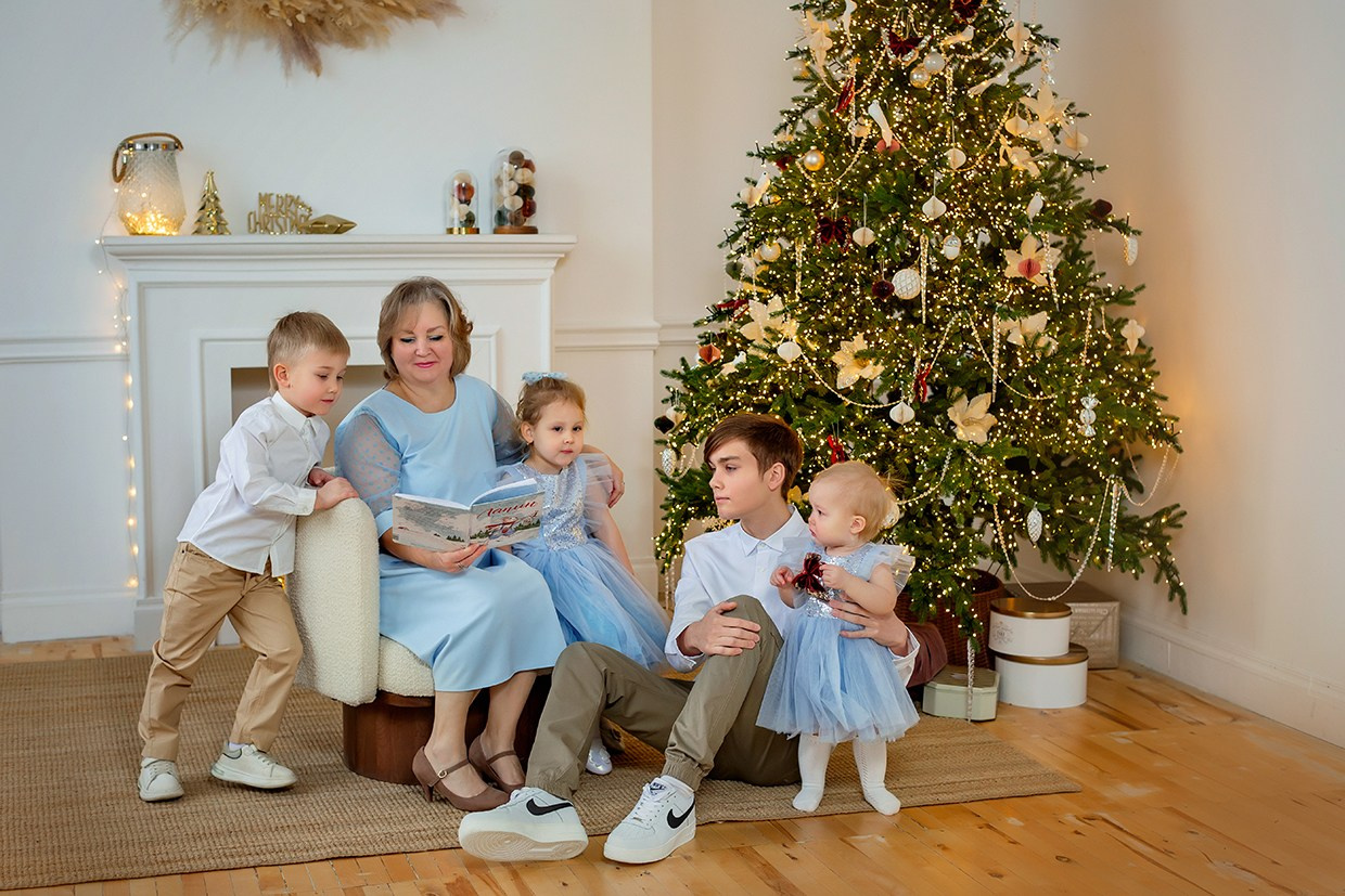 Фотосессия Большой семьи в фотостудии Svet. Детский и семейный фотограф в Екатеринбурге