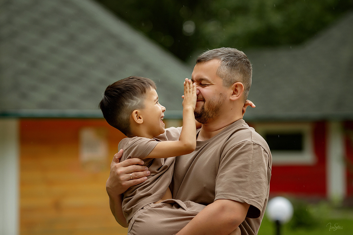 Семейная фотосессия в Клубе Тепло-уют и в лесу. Детский и семейный фотограф в Екатеринбурге