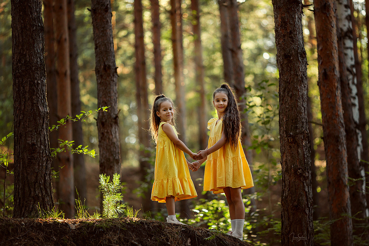 Семейная фотосессия в Клубе Тепло-уют и в лесу. Детский и семейный фотограф в Екатеринбурге
