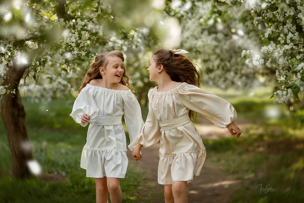 Фотосессия в яблонях. Детский и семейный фотограф в Екатеринбурге