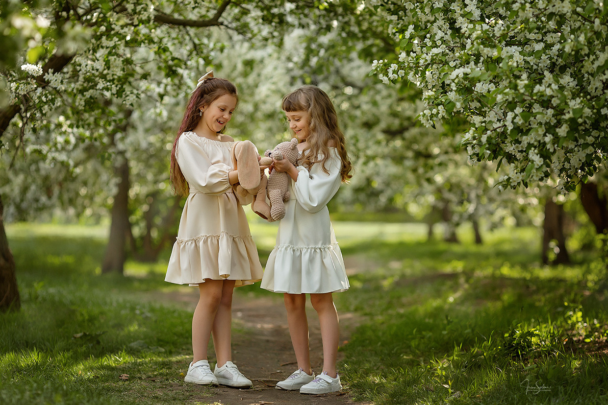Фотосессия в яблонях. Детский и семейный фотограф в Екатеринбурге