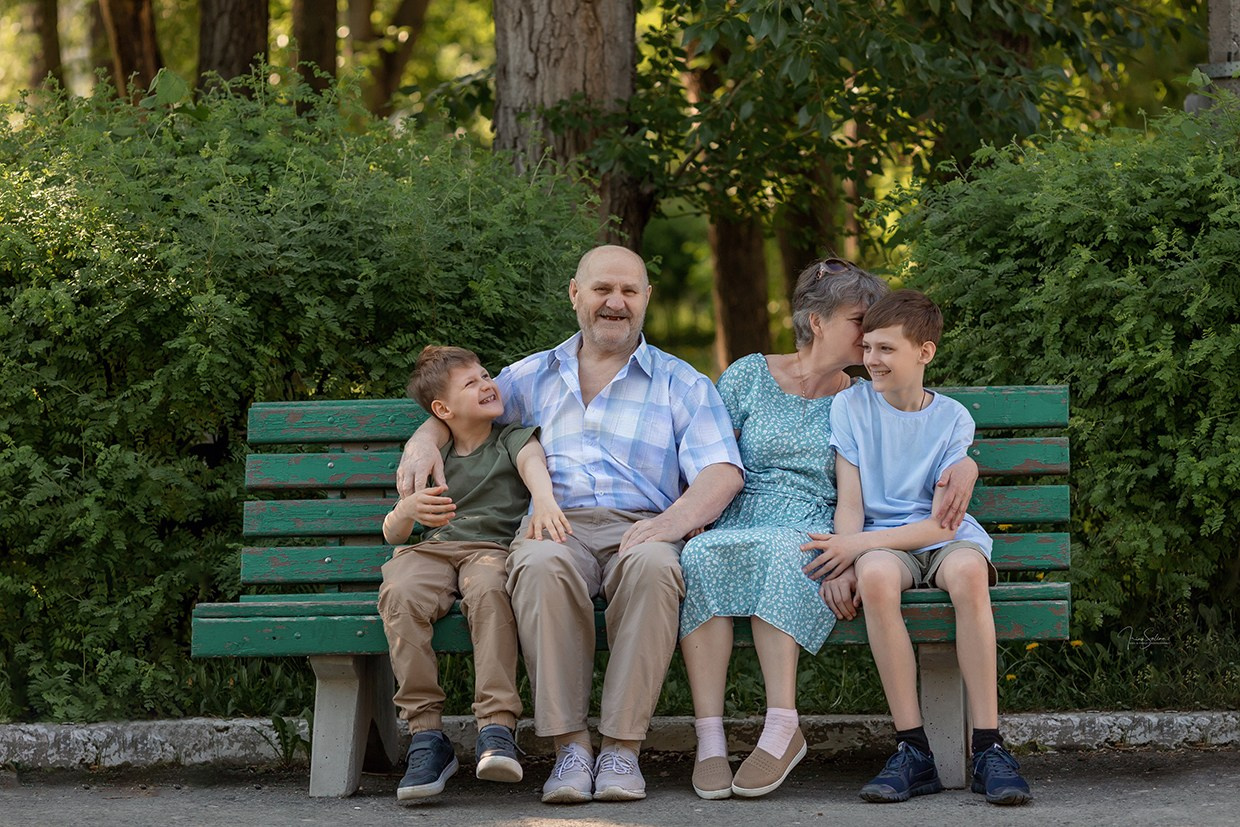 Семейная фотосессия в парке ДК Эльмаш. Детский и семейный фотограф в Екатеринбурге